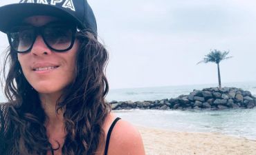 Без косметики и в соблазнительном бикини: Наталка Карпа публикует фото с отдыха