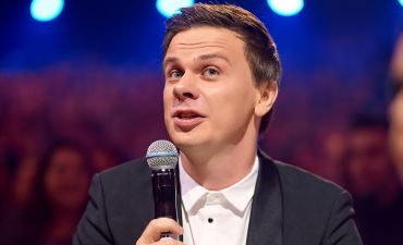 Какой красавец! Самый красивый мужчина-2017 Дмитрий Комаров позирует в стильном костюме