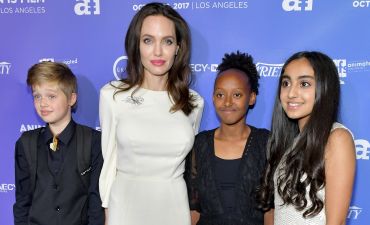 Анджелина Джоли с детьми