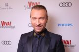 Олег Винник пришел на "Viva! Самые красивые-2018" в смокинге с бриллиантами