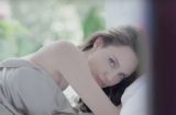 Какая красивая! Похорошевшая Анджелина Джоли снялась полуобнаженной в новом видео