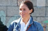 В джинсовой куртке и черных скинни: Меган Маркл в туре по странам Африки