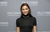 Идеальная женщина: Ирина Шейк блеснула шикарной фигурой в соблазнительном наряде