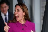 По стопам королевы? Кейт Миддлтон вышла в свет в очень ярком наряде
