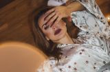 В секси-халатике и с кричащим мейком: Оксана Марченко снялась в новом фотосете