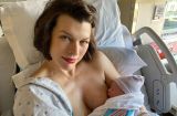 Милла Йовович сразу после родов показала свою дочь