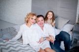 Беременная Лилия Ребрик поделилась рецептом блинов с лососем и сливочным сыром