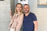 Молодая жена Виктора Павлика резко ответила на критику концертов певца во время тяжелой болезни сына