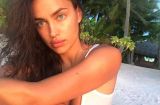 Как же это красиво! Ирина Шейк позирует в купальнике на фоне восхитительного пейзажа