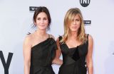 Лучшие подруги: Кортни Кокс поздравила Дженнифер Энистон с днем рождения