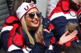В спортивном костюме и очках: Иванка Трамп была замечена на закрытии Олимпиады в Пхенчхане