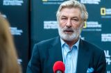 Алек Болдуин случайно выстрелил в коллег: один человек умер, второй в критическом состоянии