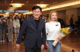 Тина Кароль прилетела в Японию: в аэропорту певицу встретил миллиардер