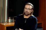 Олег Винник наконец-то раскрыл имя жены и прокомментировал слухи об онкологии