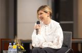 Стильний образ першої леді Олени Зеленської: біла вишиванка з мереживом