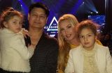 Family look: Камалия и ее дочки вышли в свет в одинаковых платьях