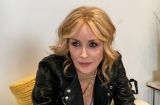 Женщина без комплексов: Шэрон Стоун показала морщинки и мешки под глазами на снимке без косметики