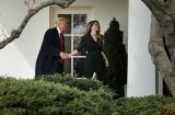 Куда смотрела Мелания? Поцелуй Дональда Трампа с экс-помощницей обсуждает вся Сеть