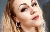 Певица Alyosha снялась полностью обнаженной