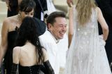 Где он ее нашел! Илон Маск пришел на Met Gala с новой возлюбленной