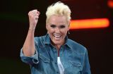 54-летняя экс-супруга Сильвестра Сталлоне беременна