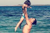 Первый осьминог, море и пляж: Максим Галкин улетел с детьми на Кипр