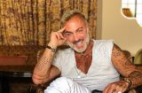 Он не даст о себе забыть! Миллионер Джанлука Вакки станцевал в женском купальнике и на шпильках