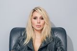 Светлана Лобода снялась с новорожденной дочерью для обложки глянца