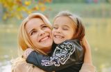 Какие они классные! Лилия Ребрик снялась в осенней фотосессии с дочерью Дианой