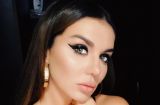 Анна Седокова позирует в прозрачном платье с бахромой и стразами