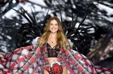 Роскошна! Бехати Принслу вернулась на подиум Victoria’s Secret после двухлетнего перерыва