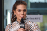 Смело! Модель plus-size Эшли Грэм засветила нижнее белье в кофте-сетке