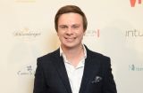 Дмитрий Комаров на балу Viva! был замечен в компании девушки