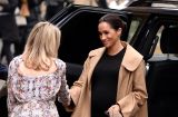 Fashion-дива: Меган Маркл вышла в свет в изысканном наряде, подчеркивающем ее беременный живот