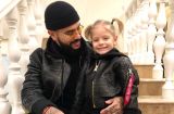 Впечатляет! 4-летняя дочь Тимати прокатились на серфе и оседлала волну