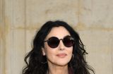 Роскошна! 54-летняя Моника Беллуччи в изысканном образе на показе Dior