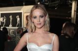 Какие ноги! Дженнифер Лоуренс вышла в свет в мини-платье от Dior