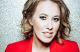 В образе королевы Елизаветы II: Ксения Собчак удивила своим нарядом во время публичного выхода