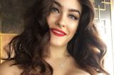 Маша Собко восхищает пышными формами в глубоком декольте
