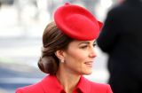 Lady in red: Кейт Миддлтон вышла в непривычно ярком наряде