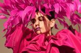 Звезда подиума: 16-летняя Кайя Гербер поразила нарядом на показе Valentino