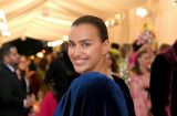 Ирина Шейк в Burberry на Met Gala 2019