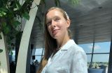 В мини-шортах и шляпе: Катя Осадчая показала стильный летний лук