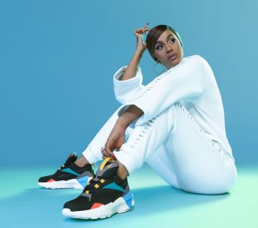 Cardi B И Reebok