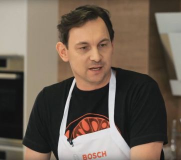 Валерий Харчишин в фартуке