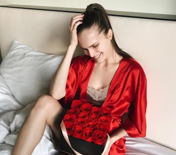 Секси-мамочка: Алла Костромичева восхищает фигурой в купальнике