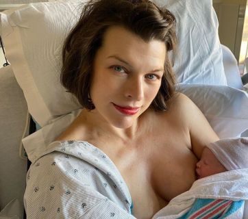 Милла Йовович сразу после родов показала свою дочь