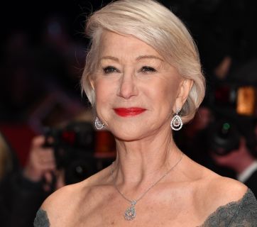 72-летняя Хелен Миррен покорила Берлинский кинофестиваль глубоким декольте