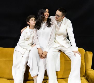 Санта Димопулос с детьми