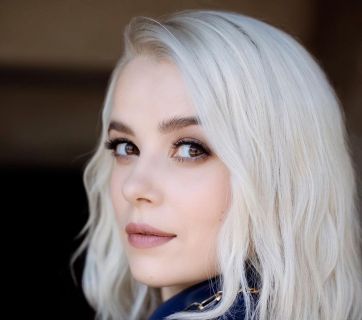 Мика Ньютон